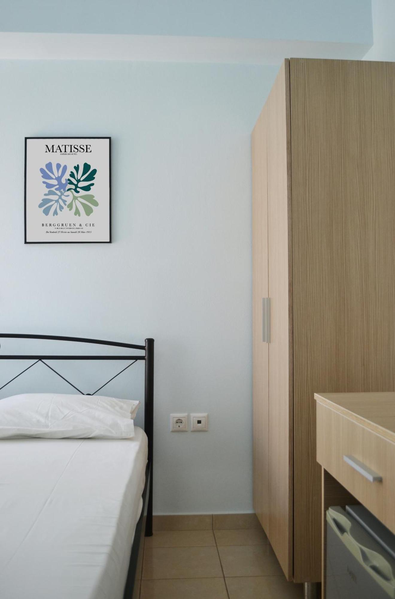 Sunflower Himara Exterior photo